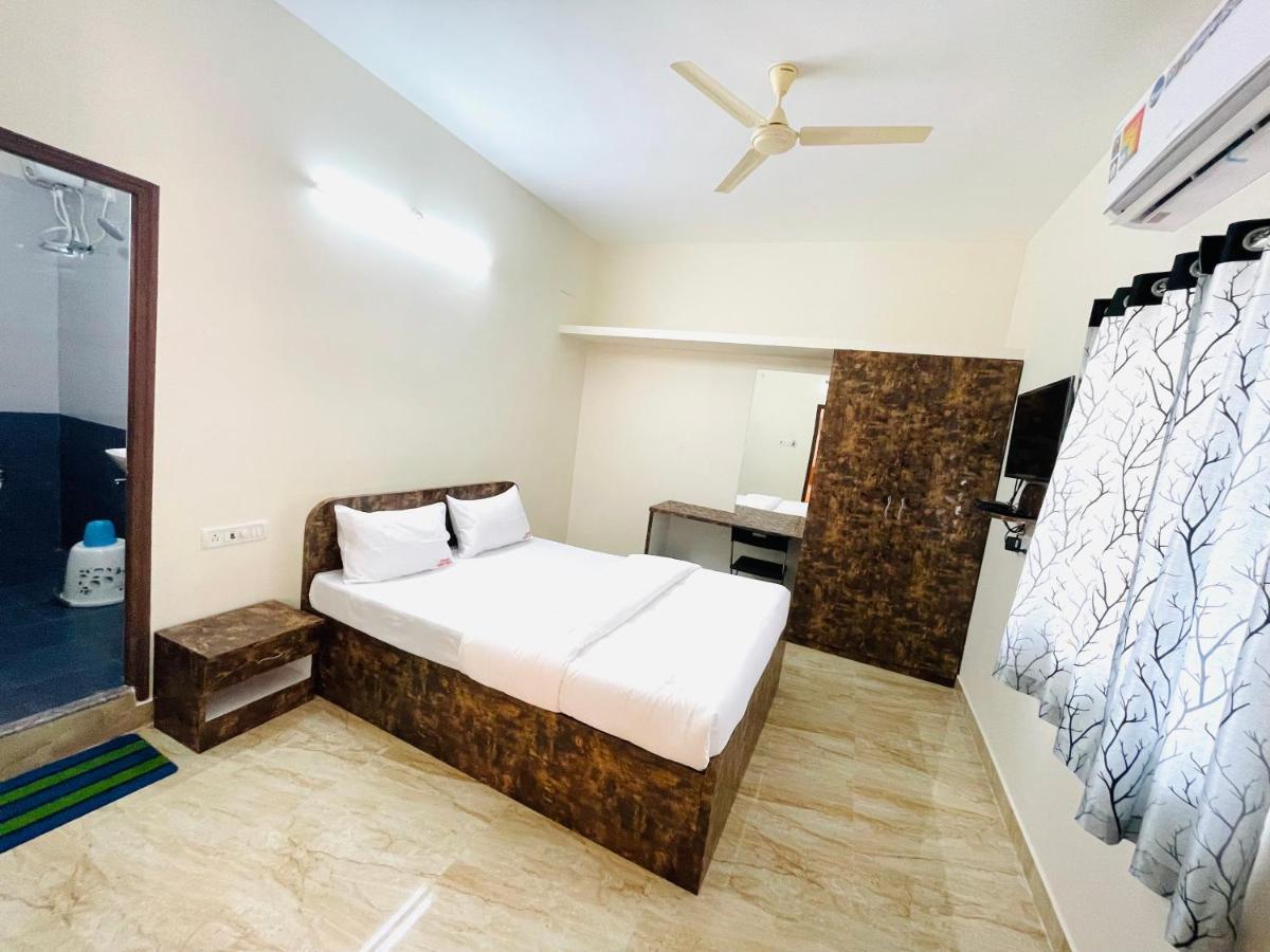 Lsr Service Apartments Tirupati Eksteriør bilde