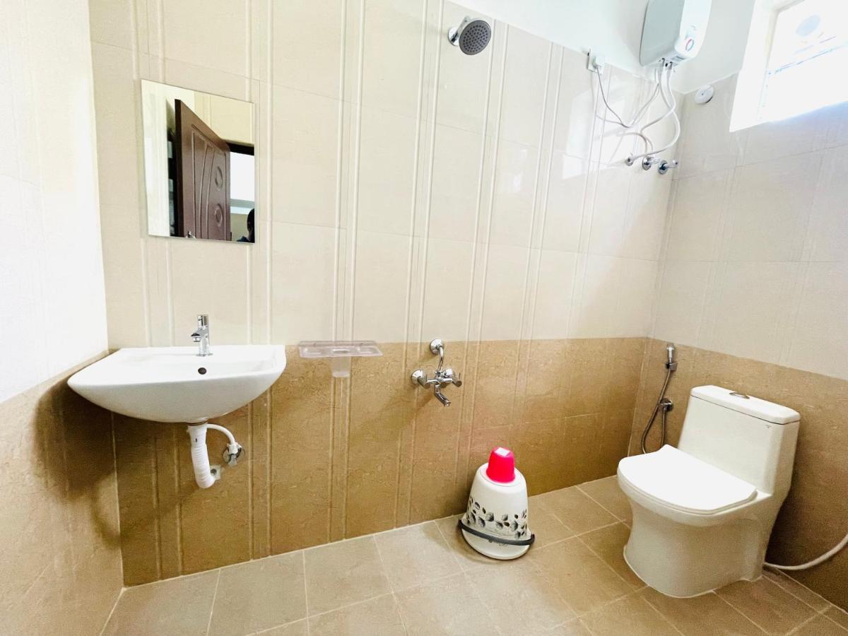 Lsr Service Apartments Tirupati Eksteriør bilde