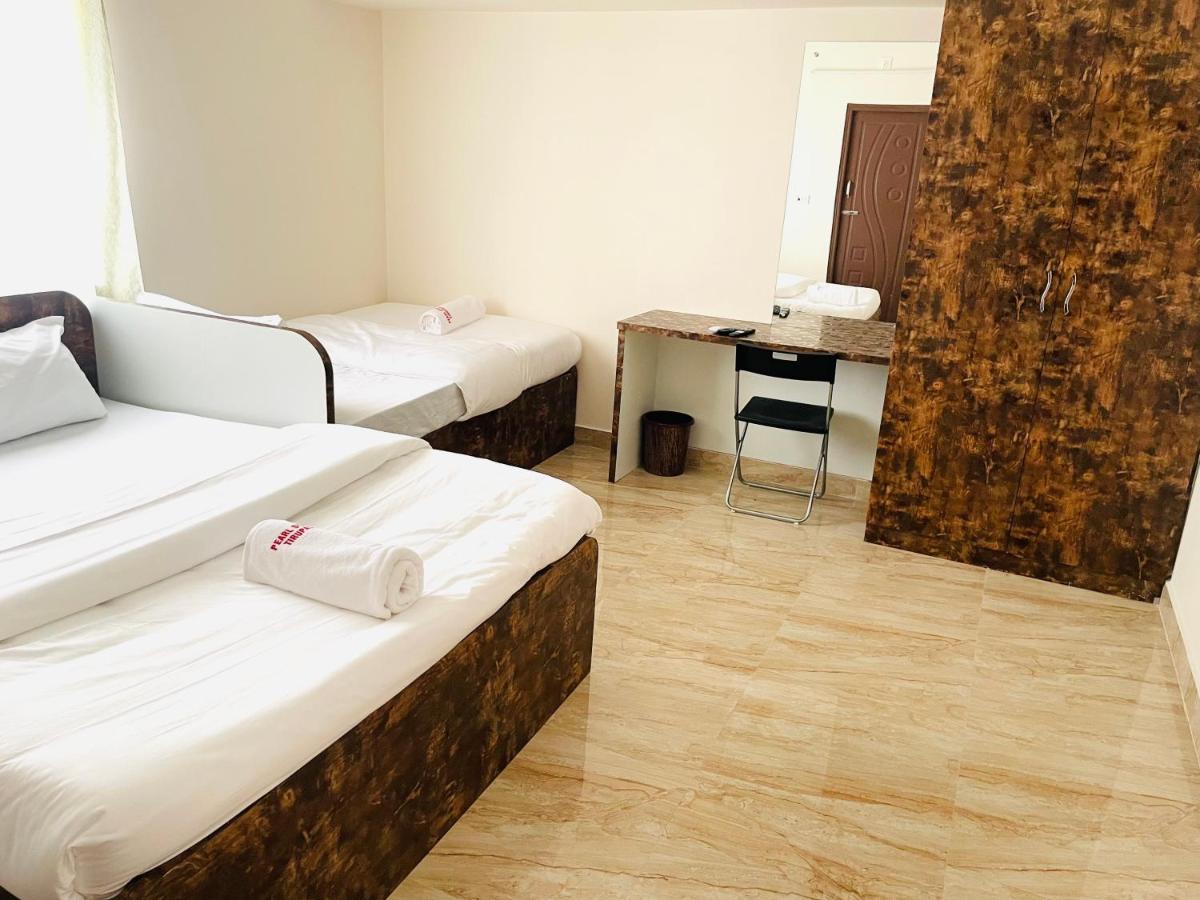 Lsr Service Apartments Tirupati Eksteriør bilde