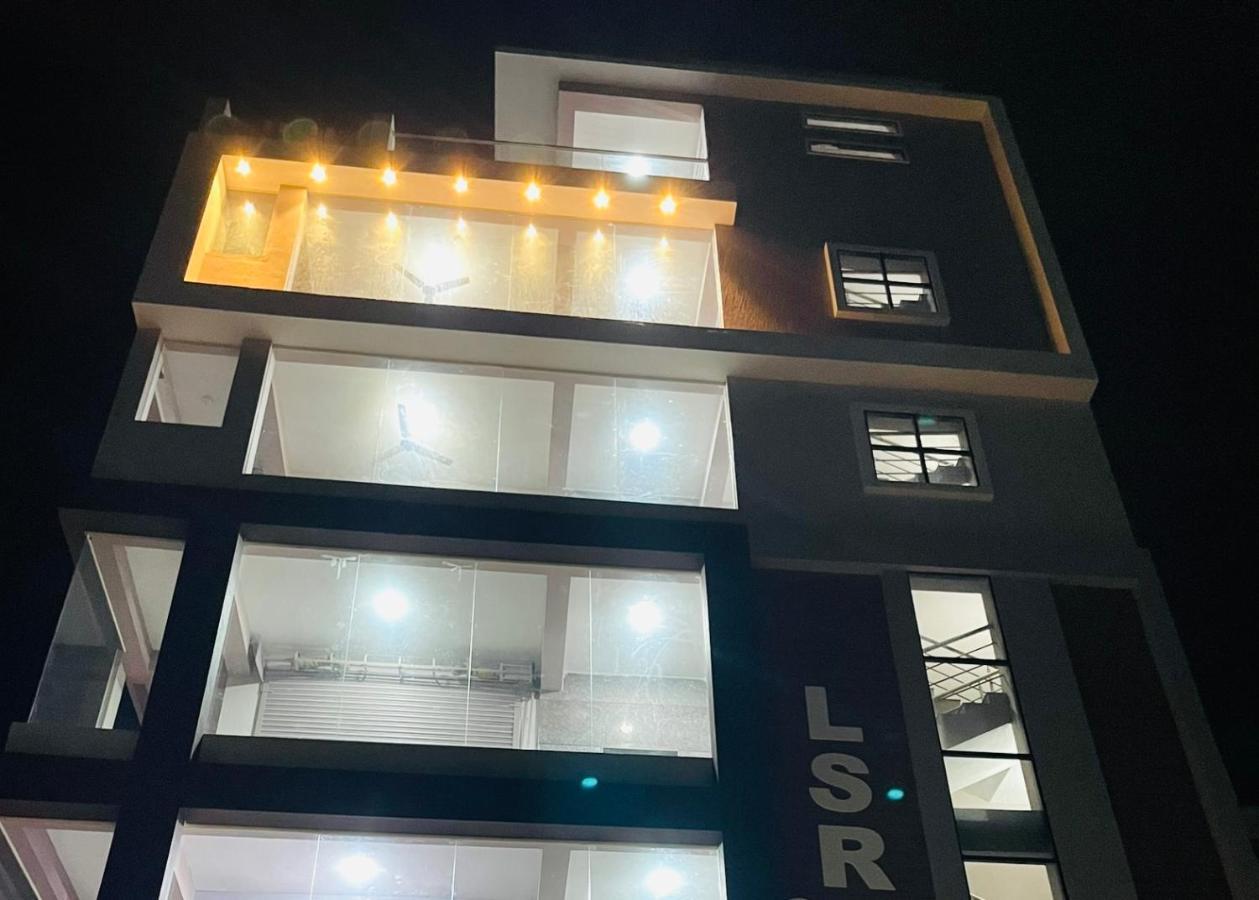 Lsr Service Apartments Tirupati Eksteriør bilde