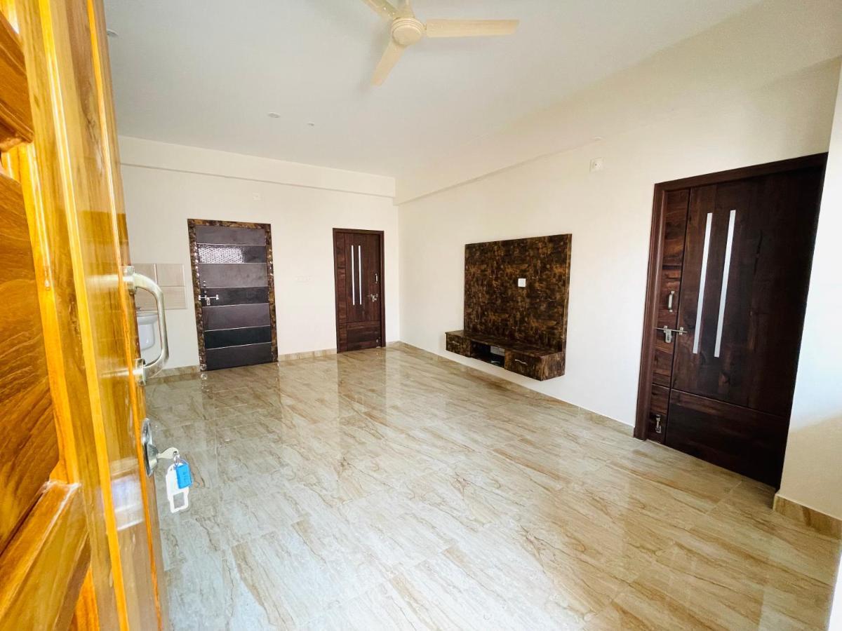 Lsr Service Apartments Tirupati Eksteriør bilde