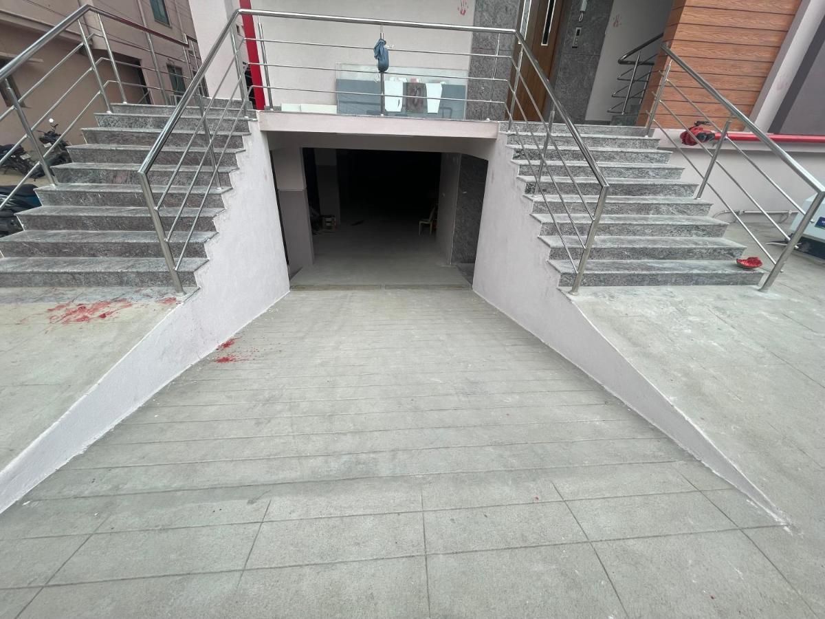 Lsr Service Apartments Tirupati Eksteriør bilde